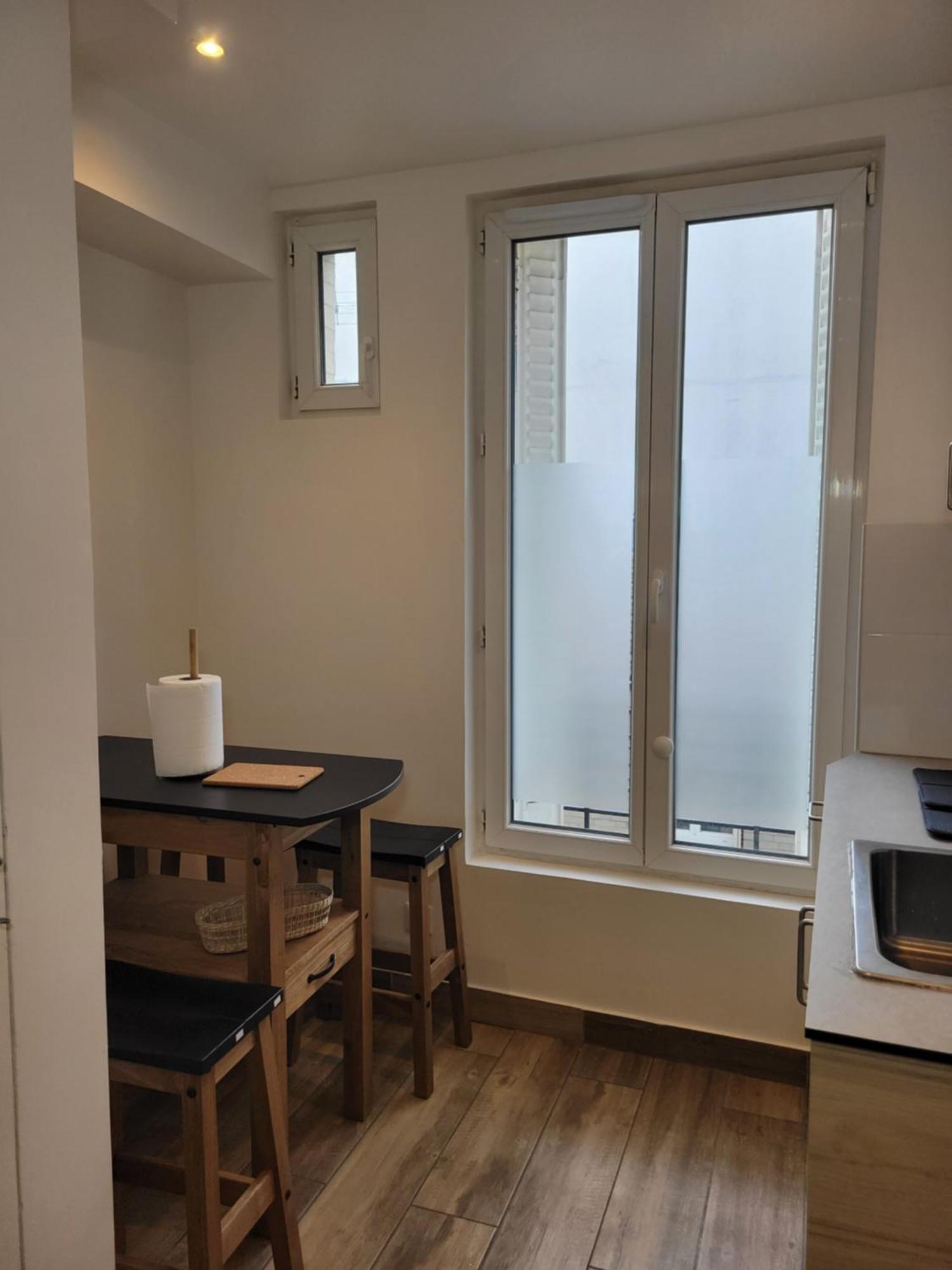 Amazing Apartment A Stone'S Throw From The City Of Lights - Paris Клиши Екстериор снимка