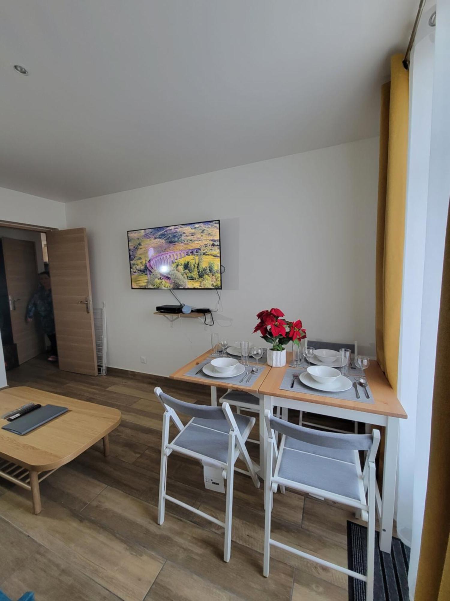 Amazing Apartment A Stone'S Throw From The City Of Lights - Paris Клиши Екстериор снимка