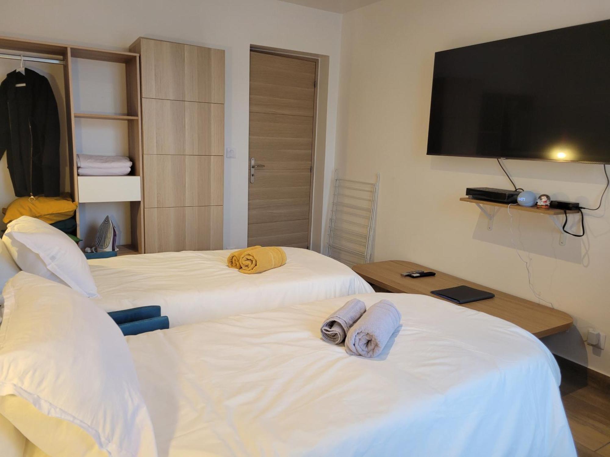 Amazing Apartment A Stone'S Throw From The City Of Lights - Paris Клиши Екстериор снимка